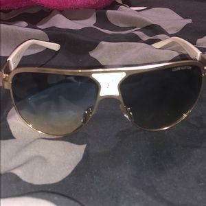Louis Vuitton aviator sunglasses